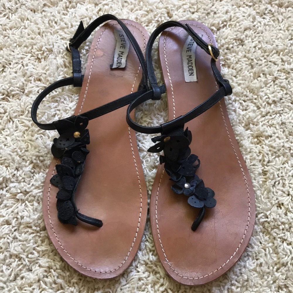 Steve Madden Ruffle Sandal
